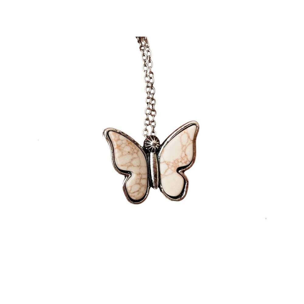 NEW BOHO RANCH butterfly stone pendant choker necklace in silver/white